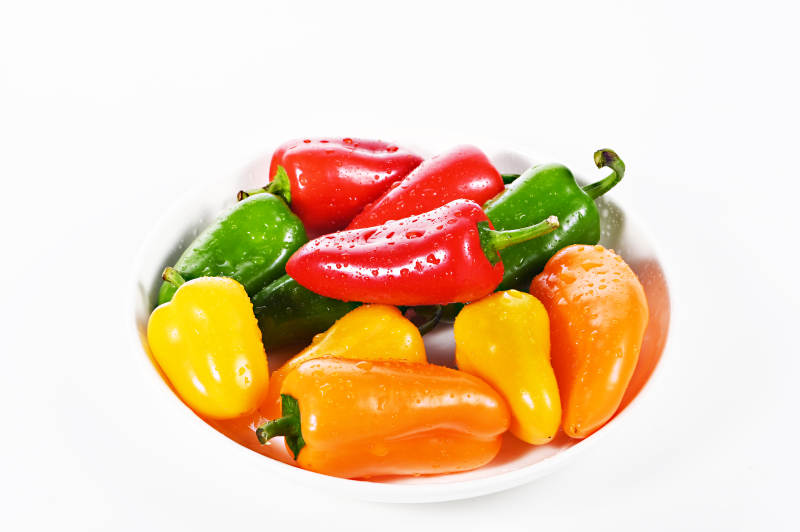 多彩辣椒盘图片