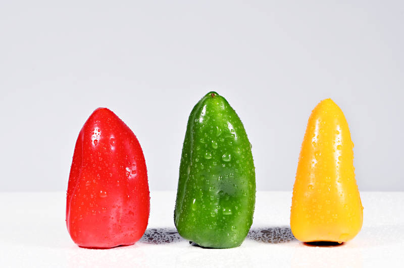 三色小辣椒图片