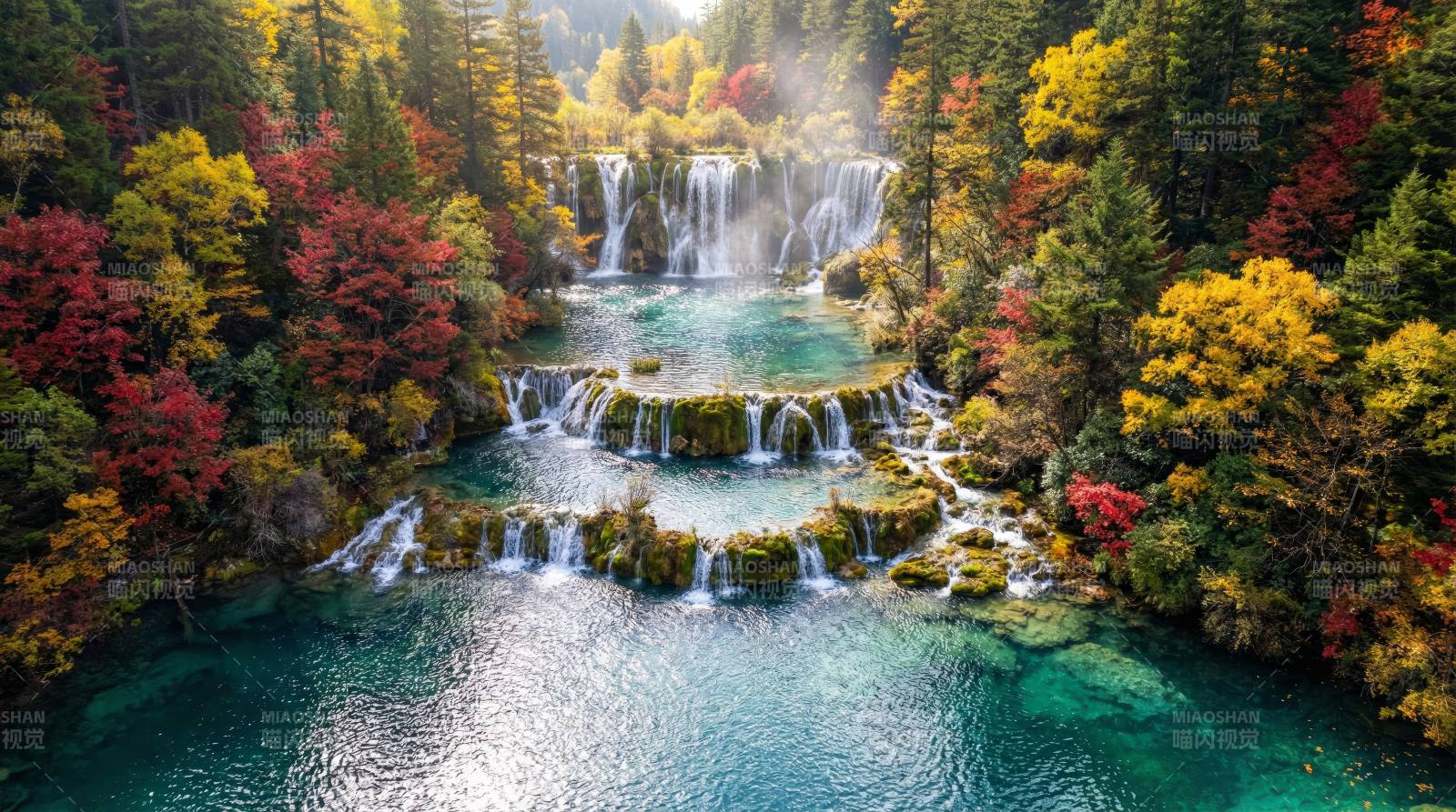 秋日瀑布美景图片