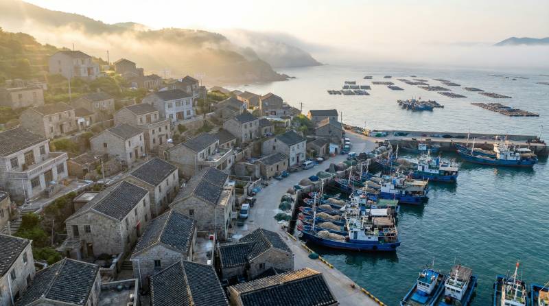 渔村晨曦美景图片