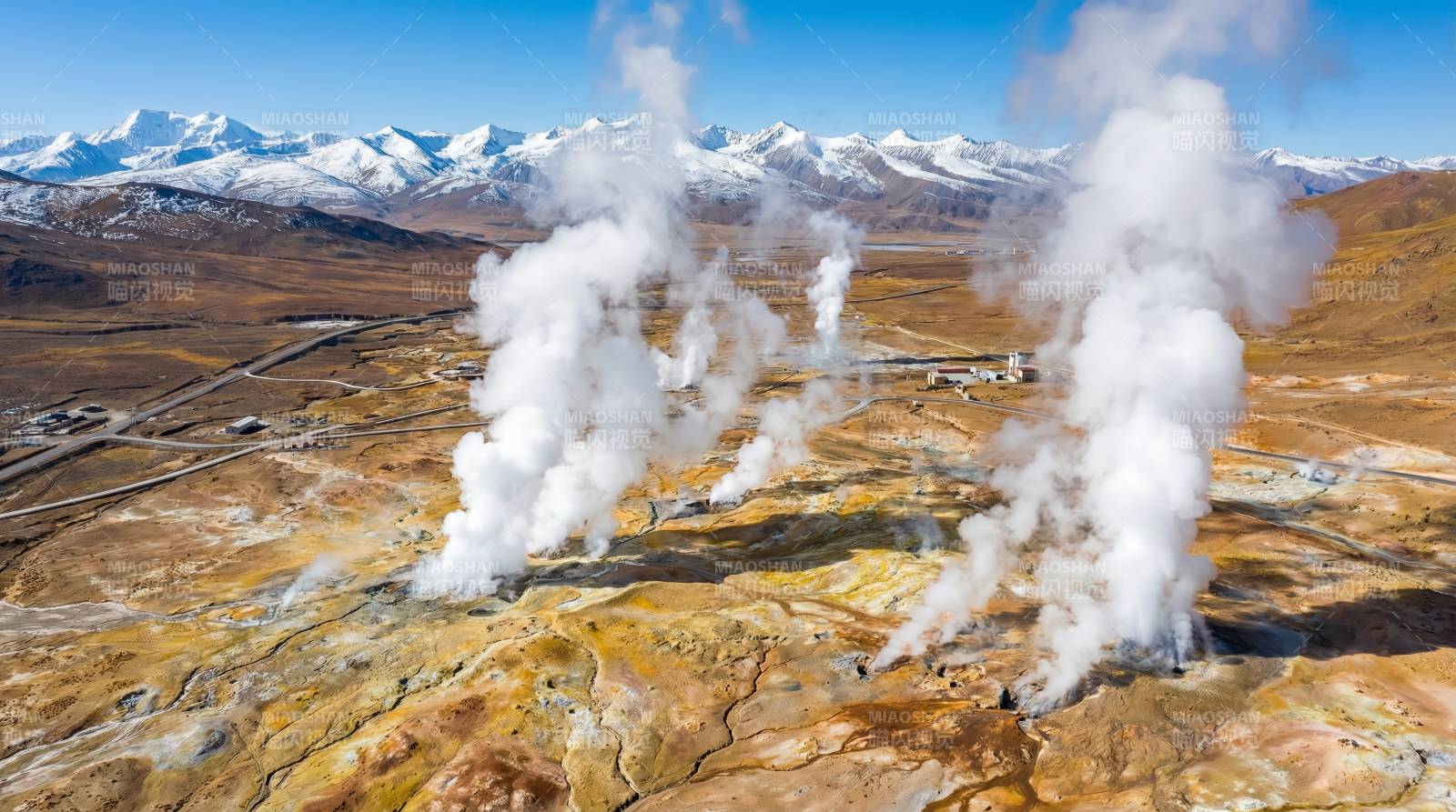 地热蒸汽升腾图片