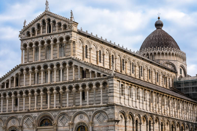 比萨大教堂外观图片