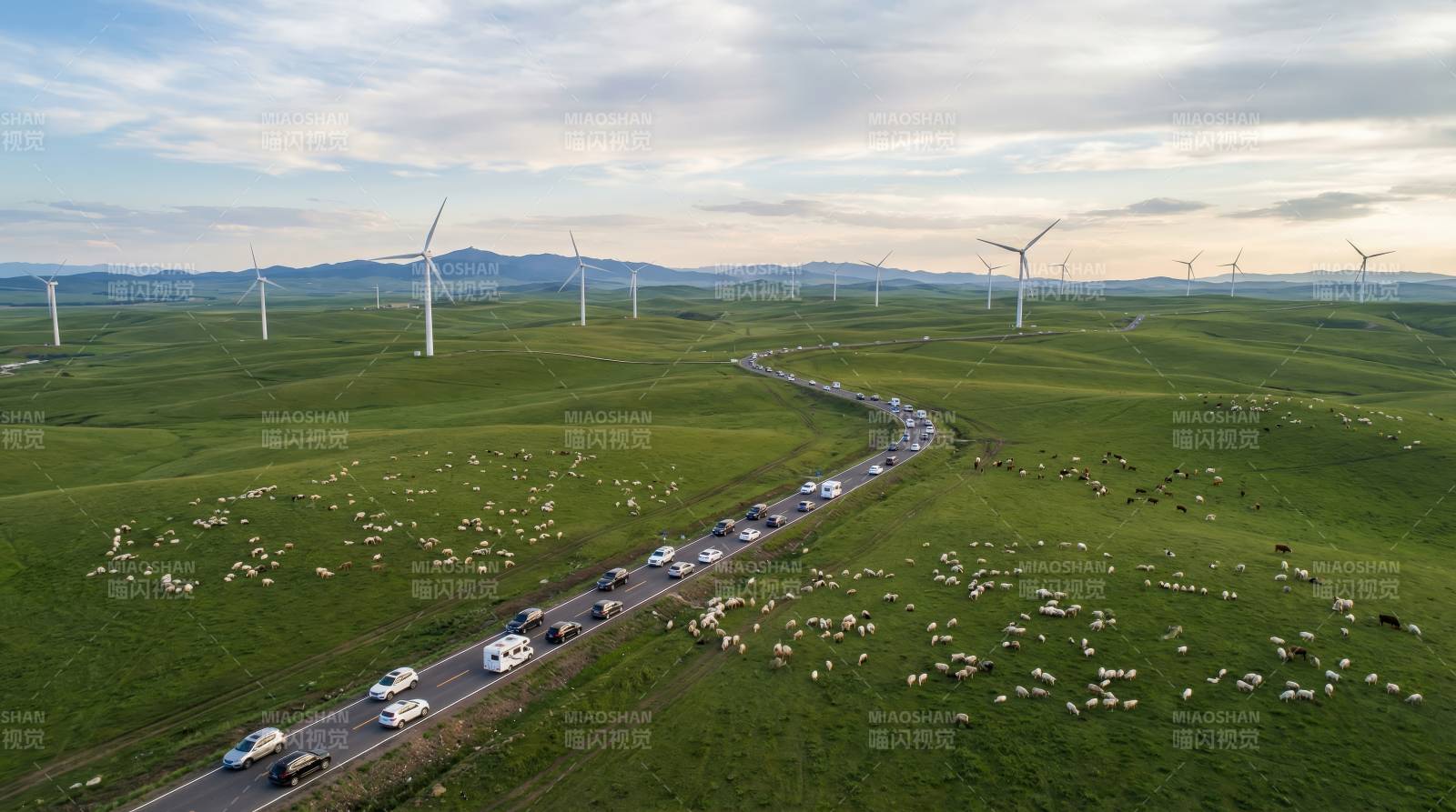 草原风电公路风光图片