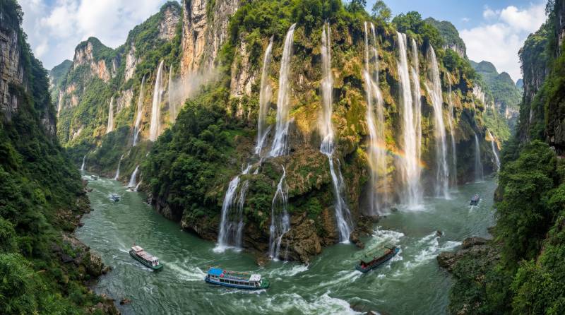 山水瀑布奇景图片