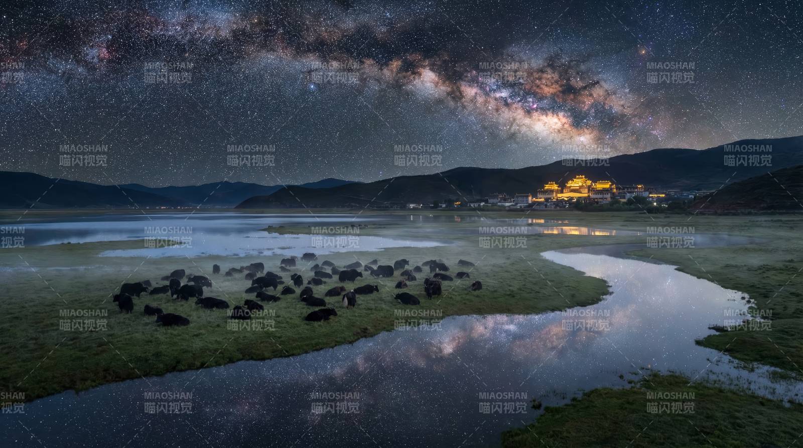 星河映湖夜牧归图片