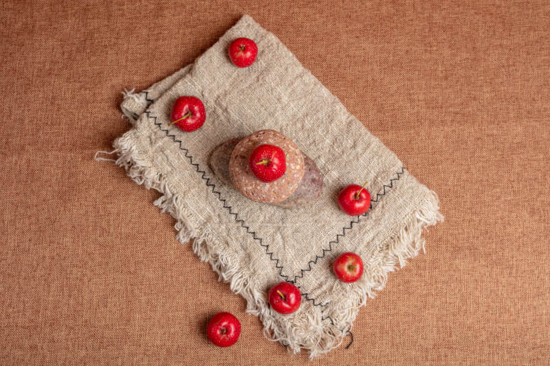 苹果与布艺静物图片