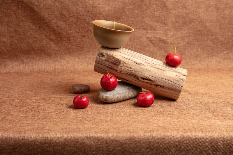 静物 木碗与红果图片