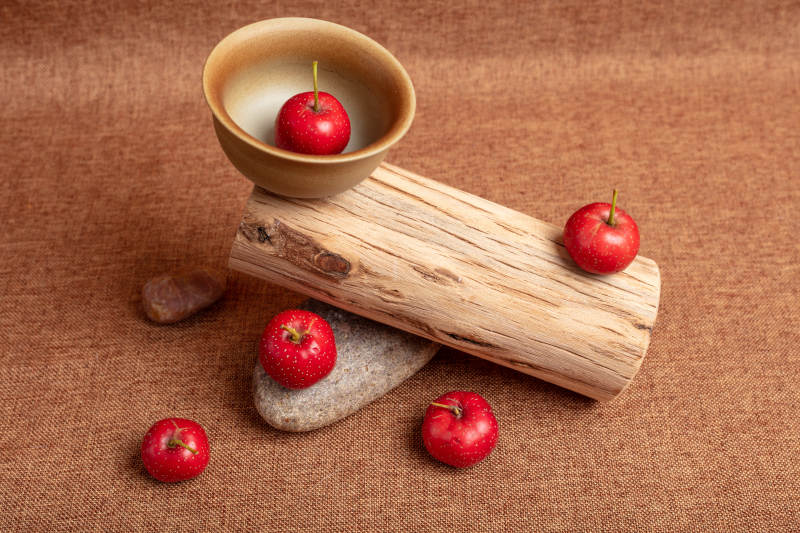 红果木碗静物图图片