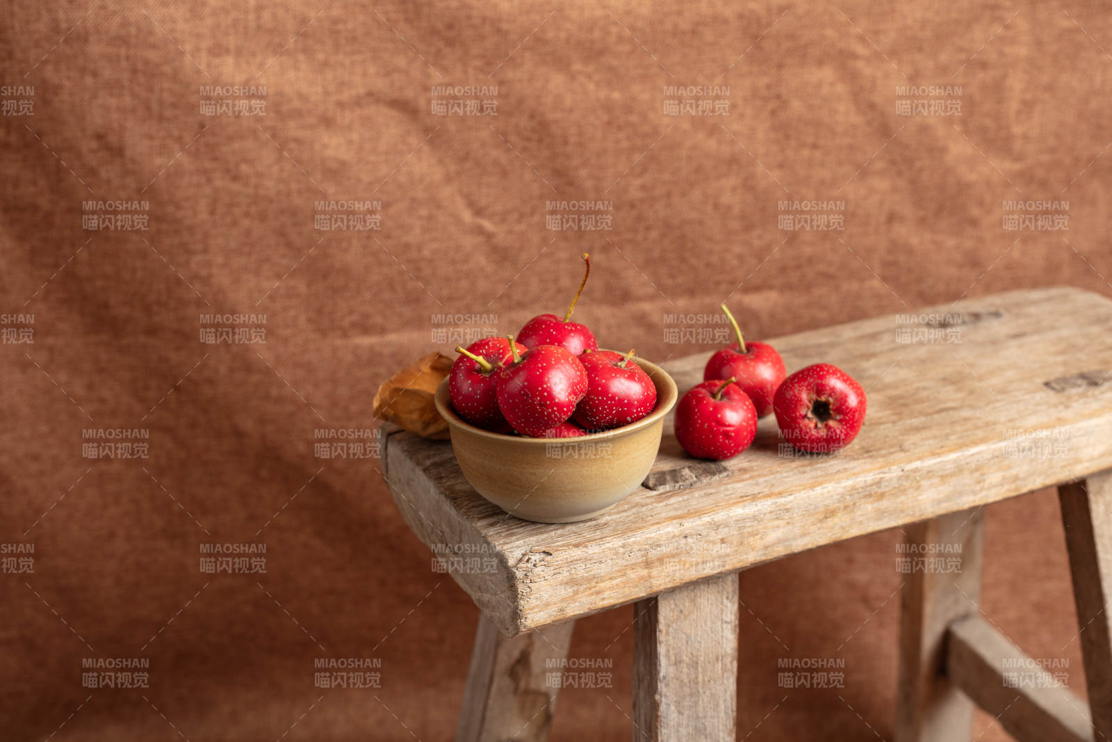 红果静物图图片