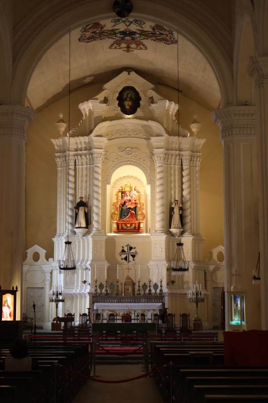 教堂圣坛庄严神圣图片