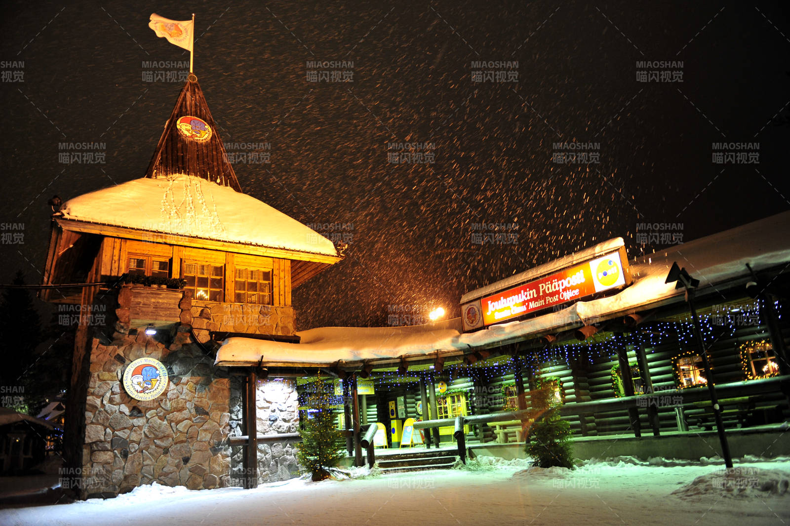 雪夜木屋旅馆图片