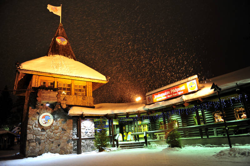 雪夜木屋旅馆图片