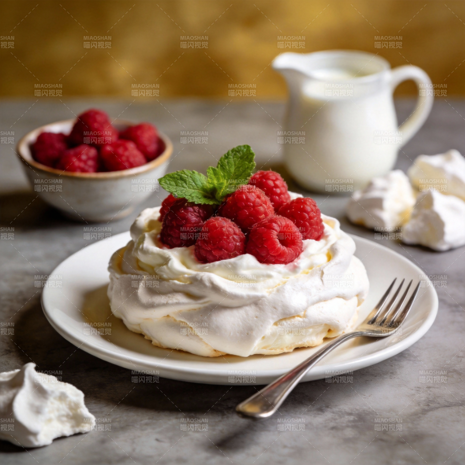 覆盆子奶油蛋糕图片