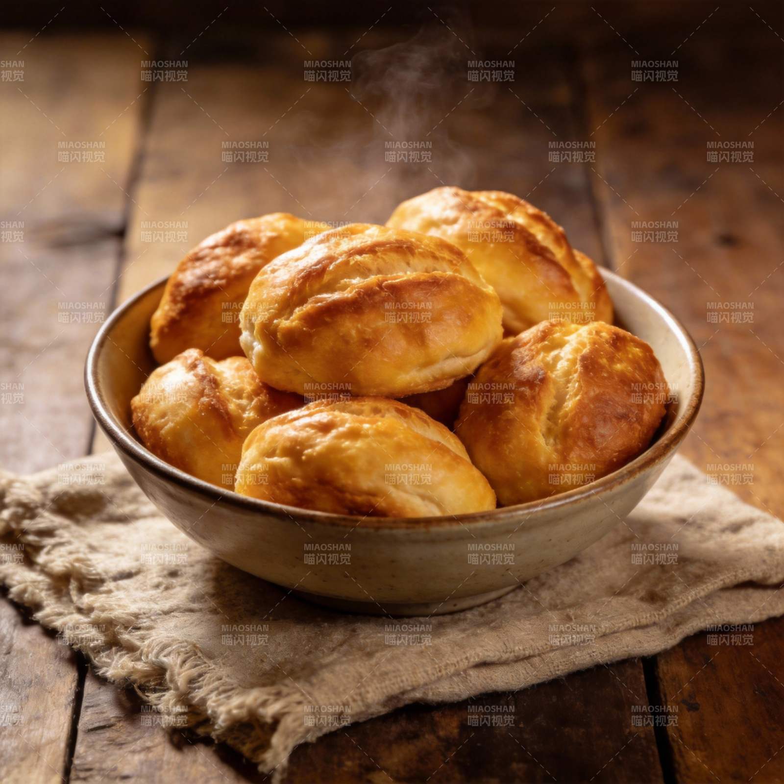 热腾腾的面包图片