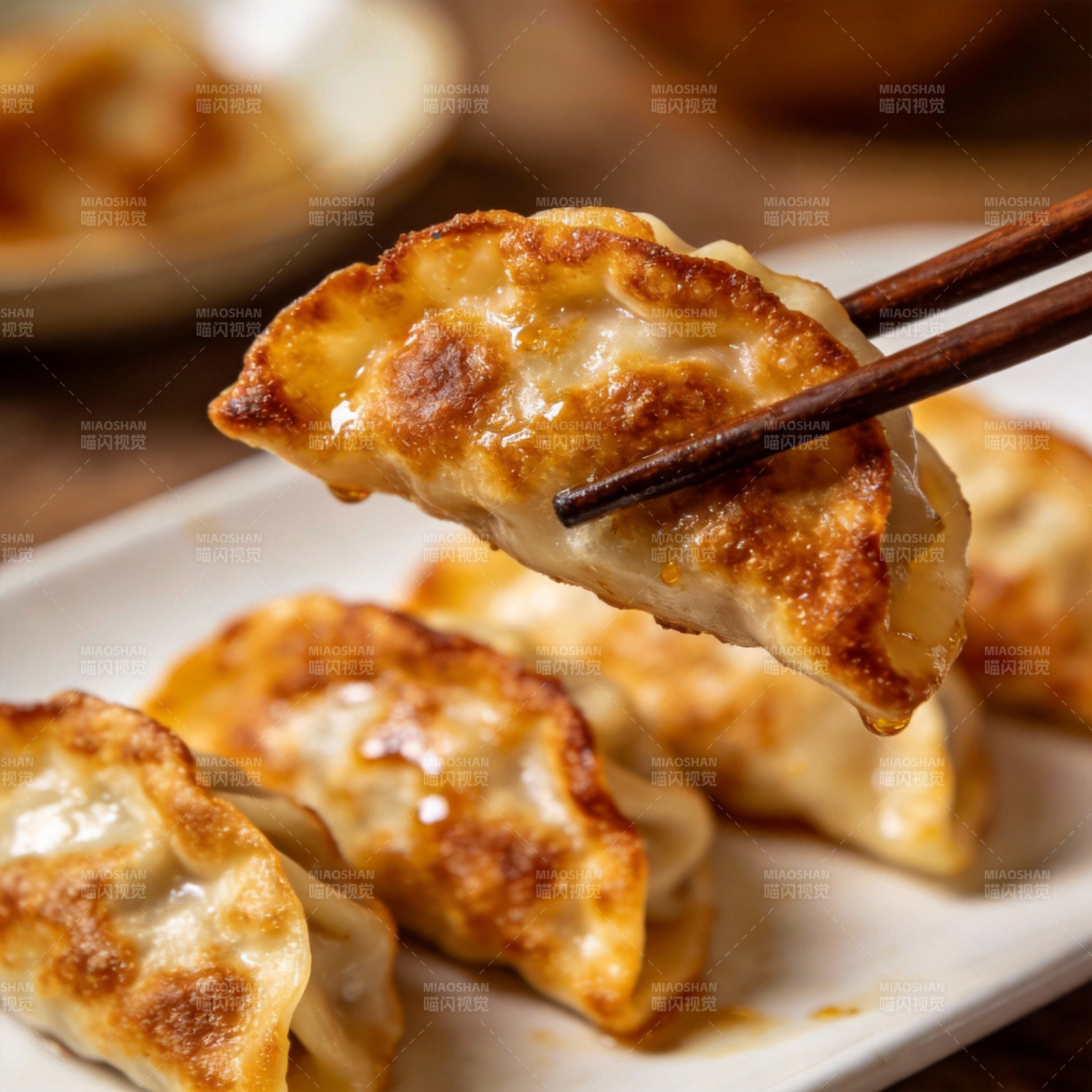 金黄煎饺诱人美味图片