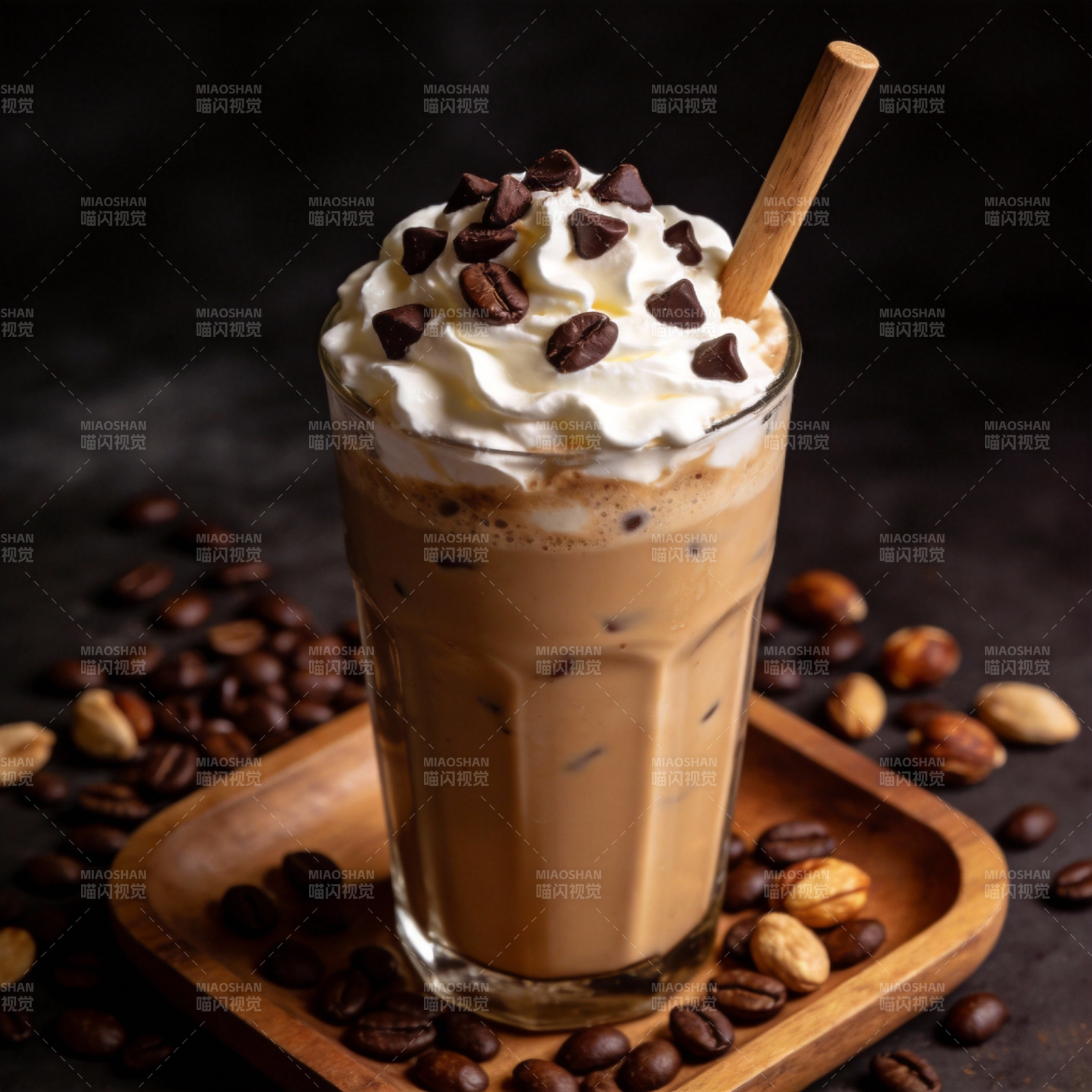 冰咖啡配奶油巧克力图片
