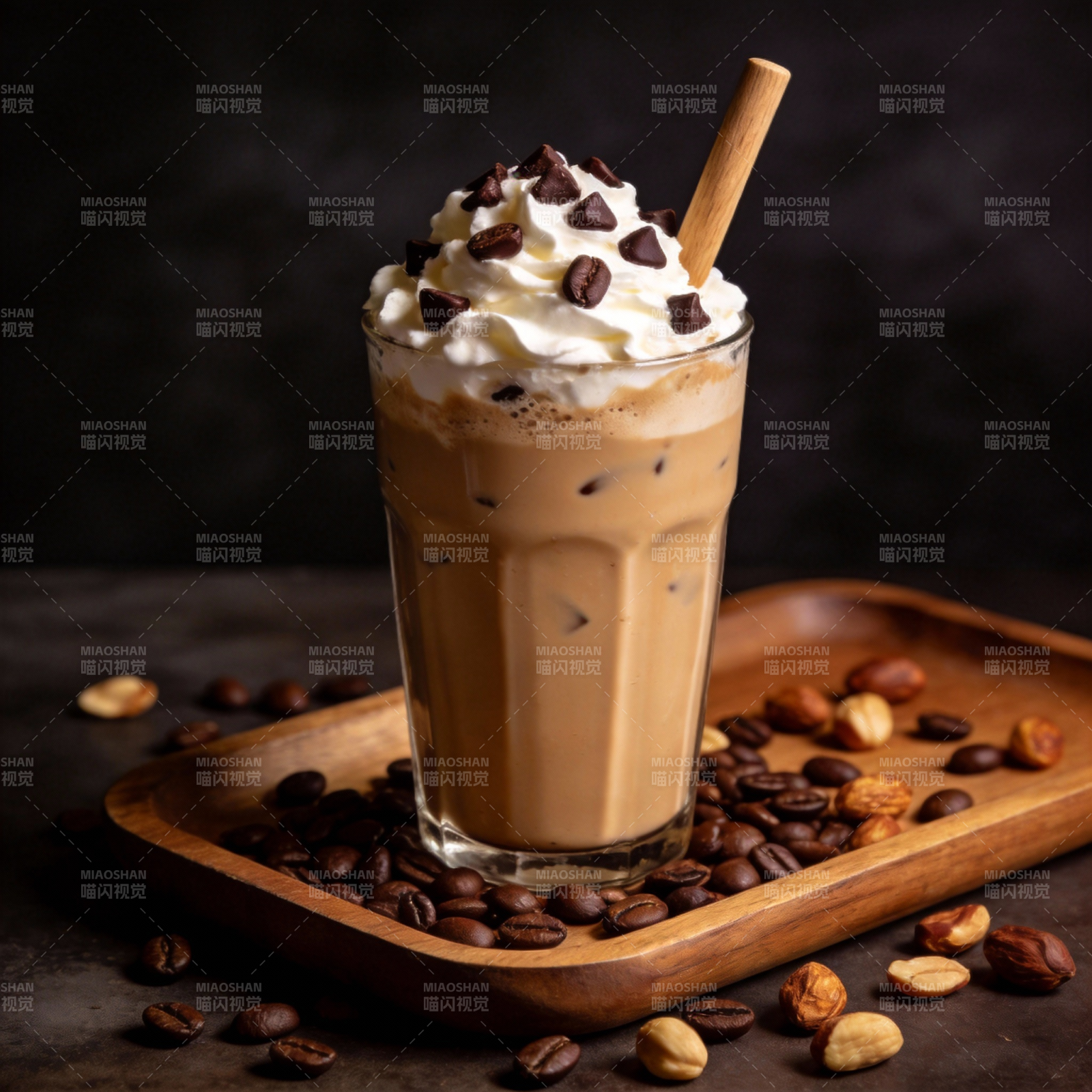 冰咖啡配奶油巧克力图片