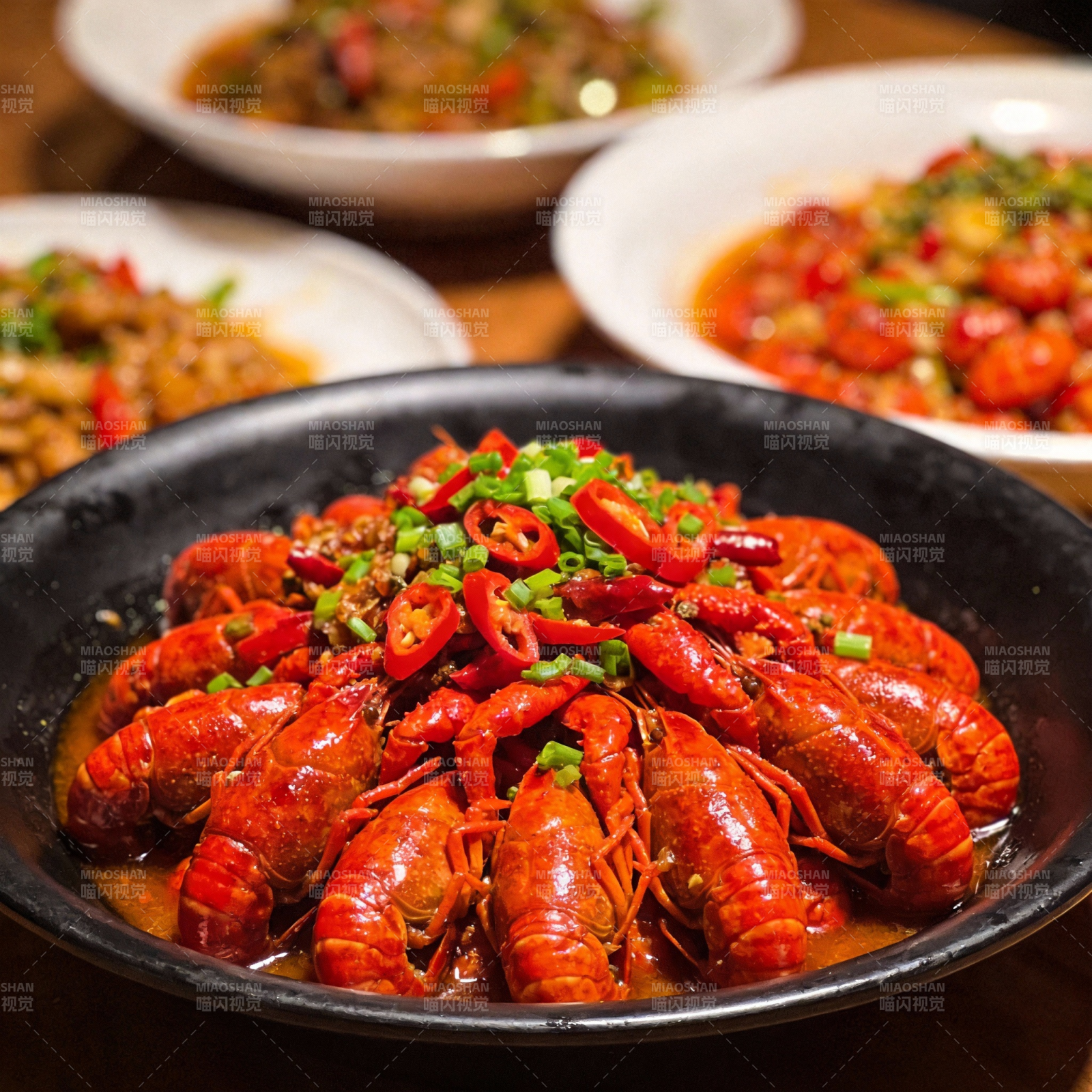 香辣小龙虾盛宴图片