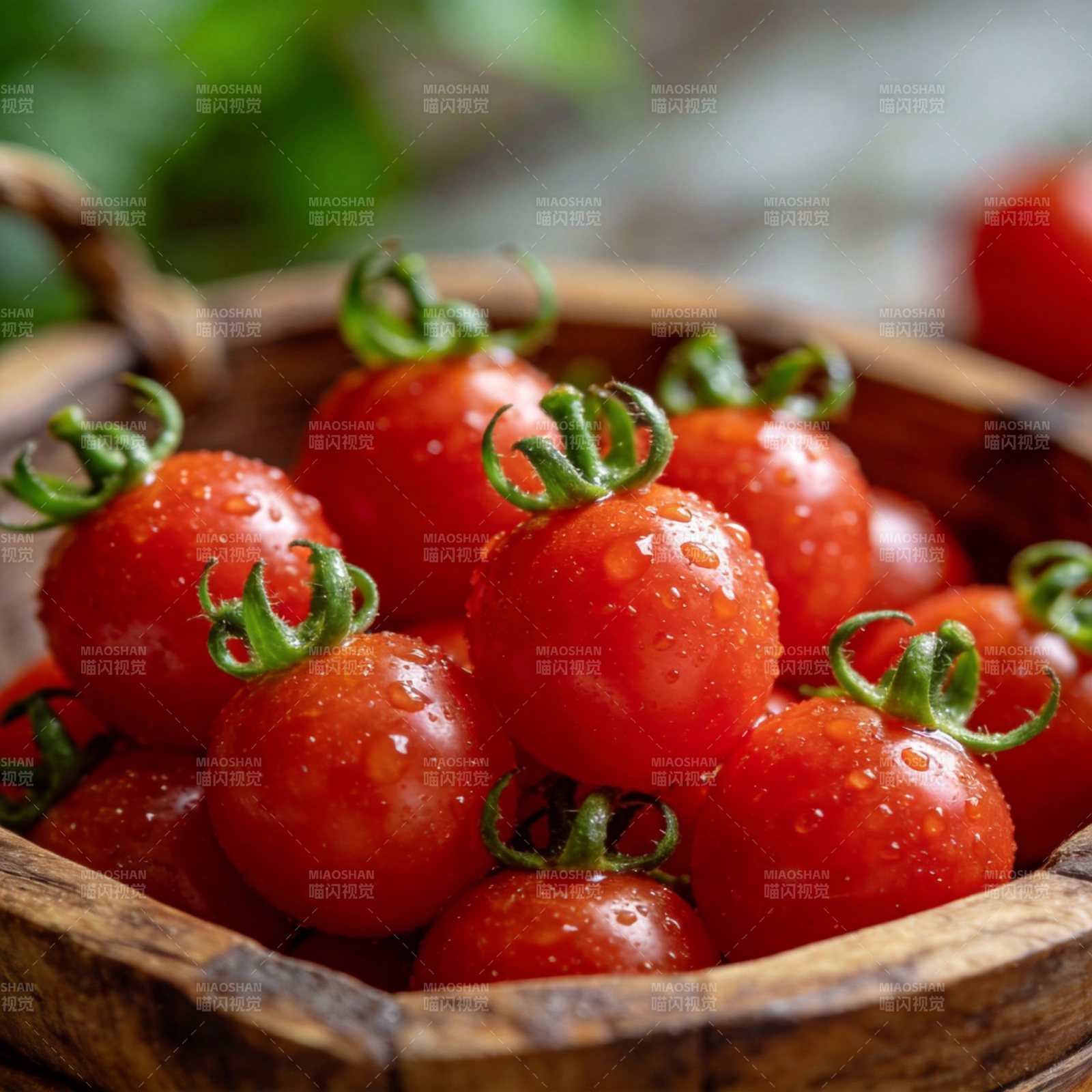 鲜红樱桃番茄图片