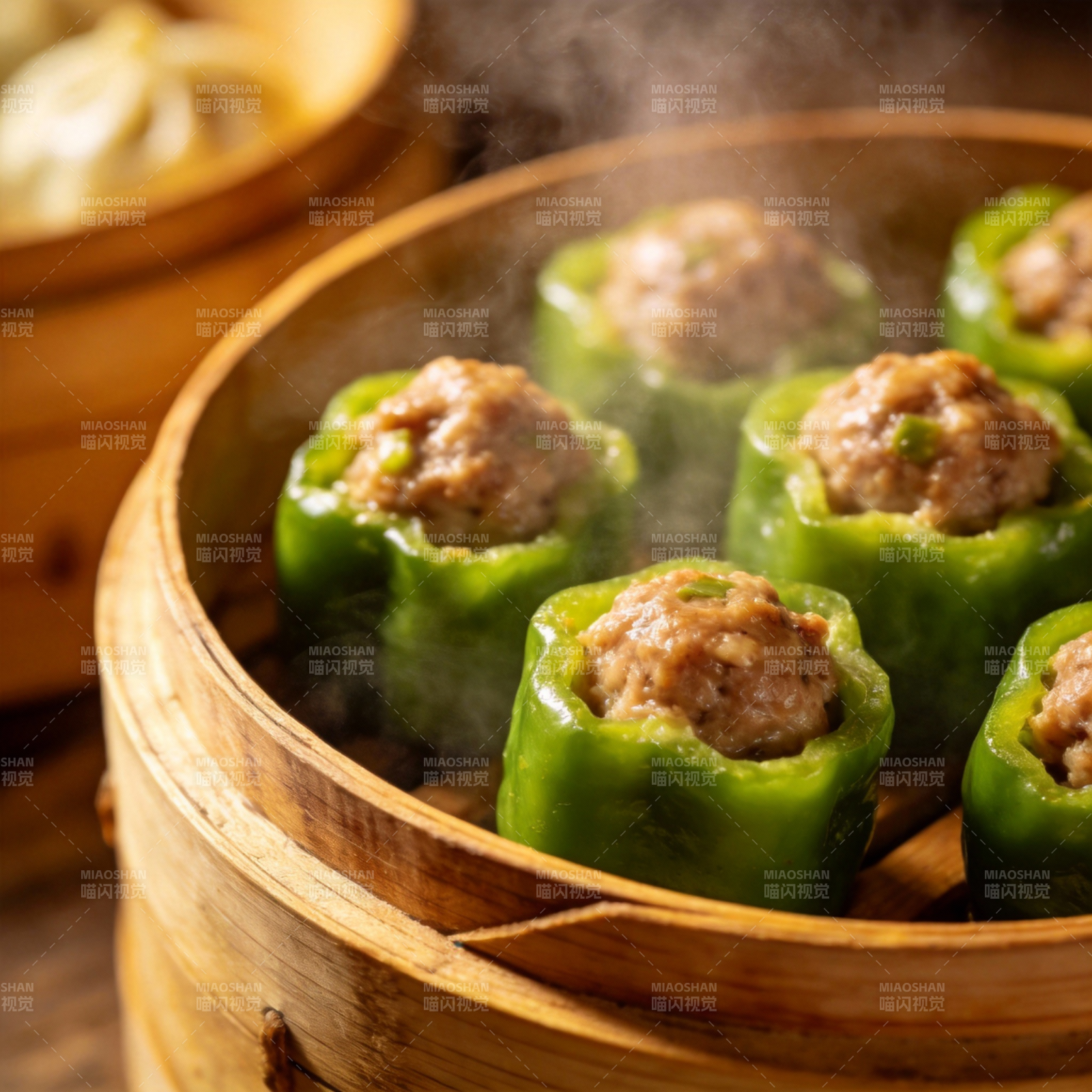 青椒酿肉 热气腾腾图片