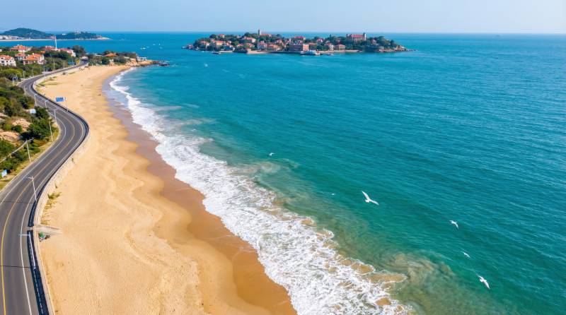 碧海金沙海岸线图片