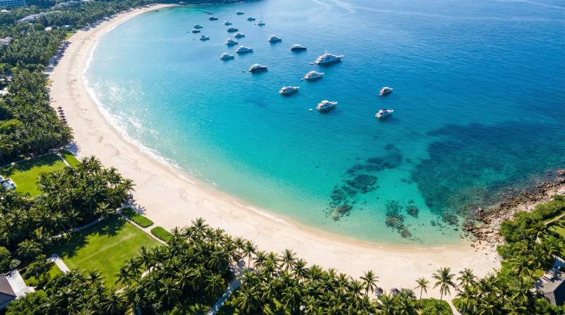 碧海白沙椰林美景图片