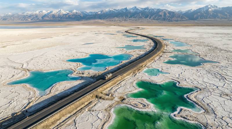 盐湖公路奇景图片