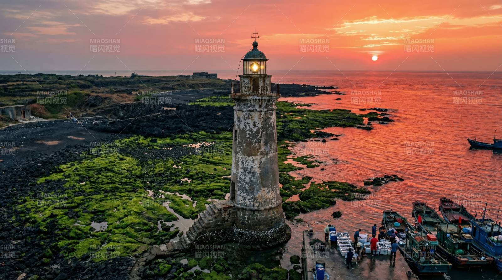 灯塔日落海景图片