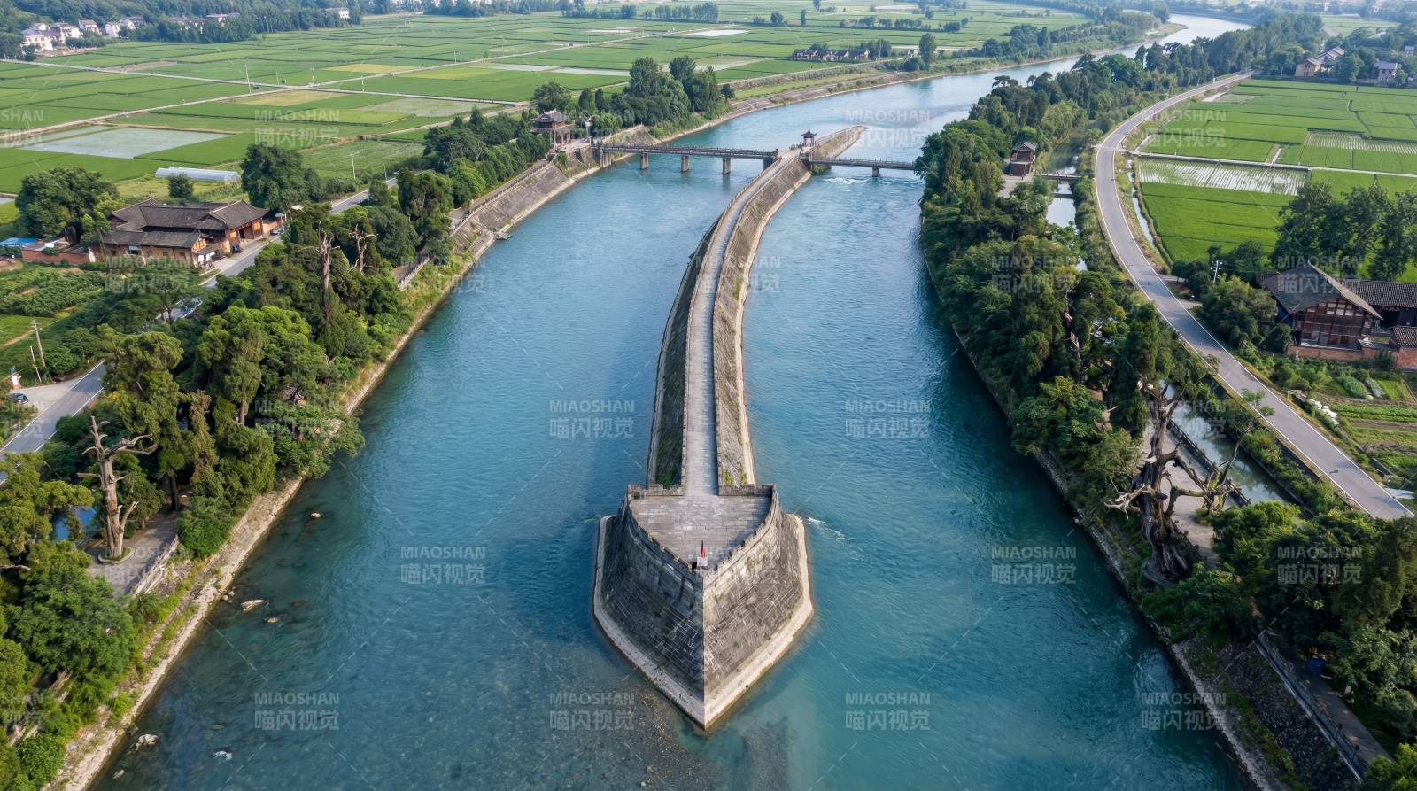 水道桥与绿野图片