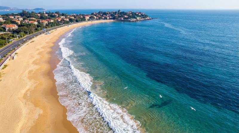 碧海金沙海岸线图片