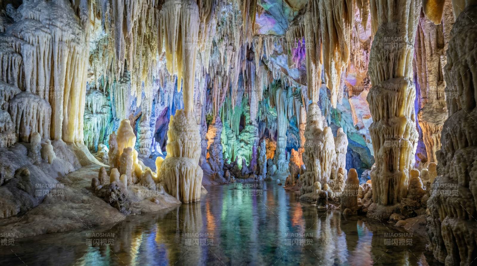 奇幻溶洞奇观图片