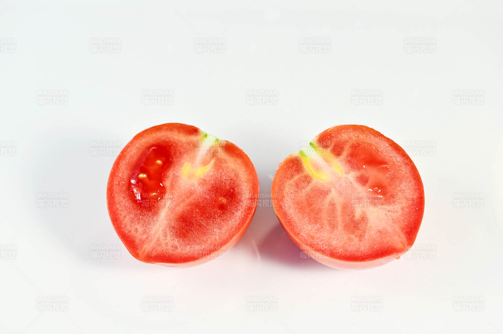 新鲜红润多汁健康营养美味水果番茄特写图片