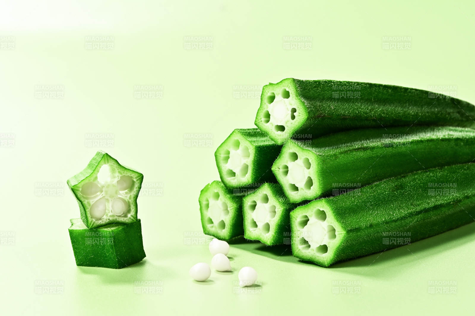 绿色新鲜蔬菜秋葵特写图片