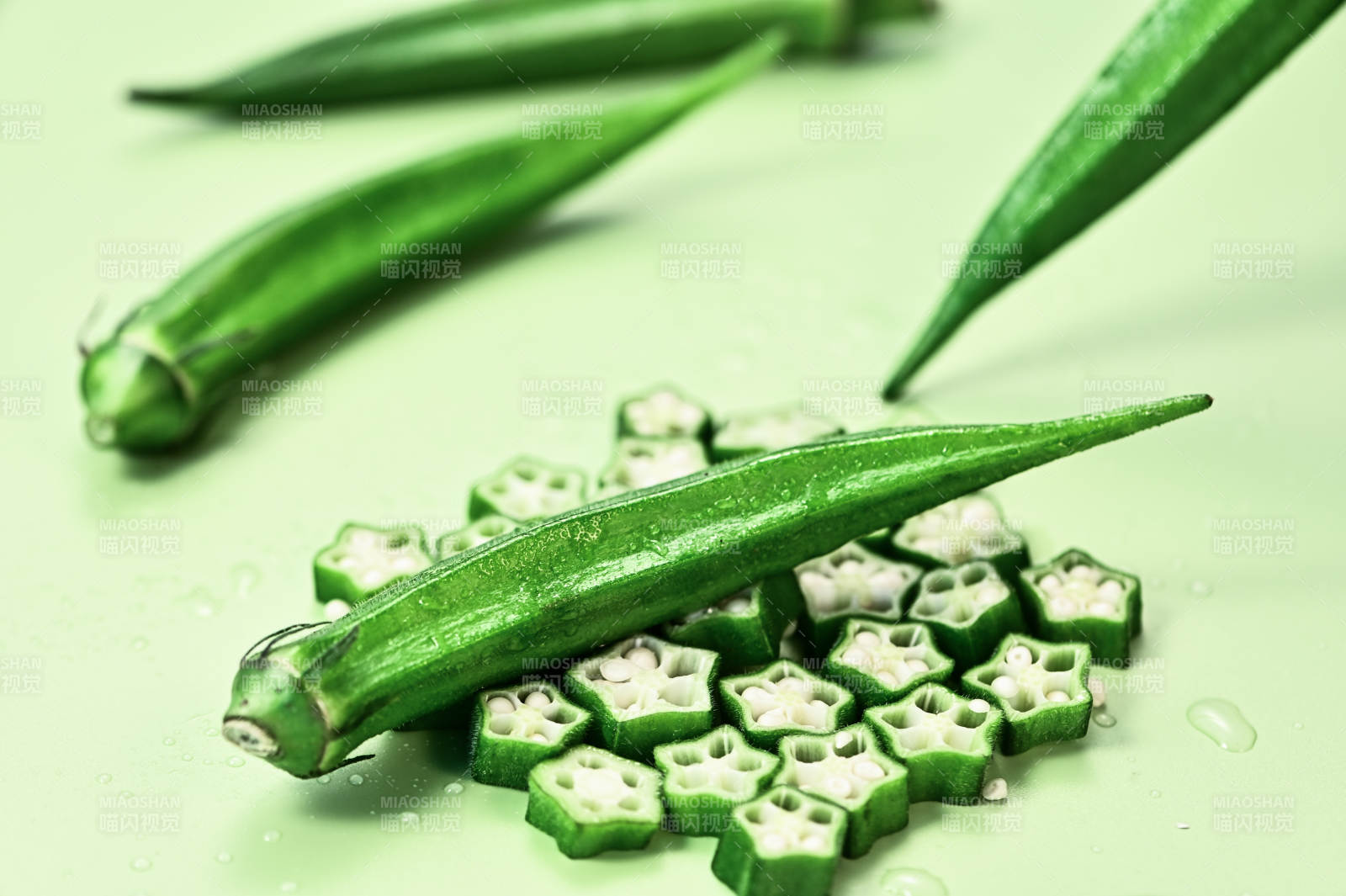 绿色新鲜蔬菜秋葵特写图片