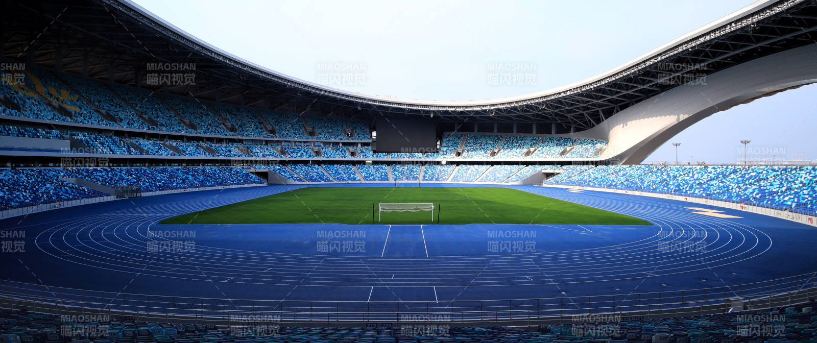 空旷体育场全景图片