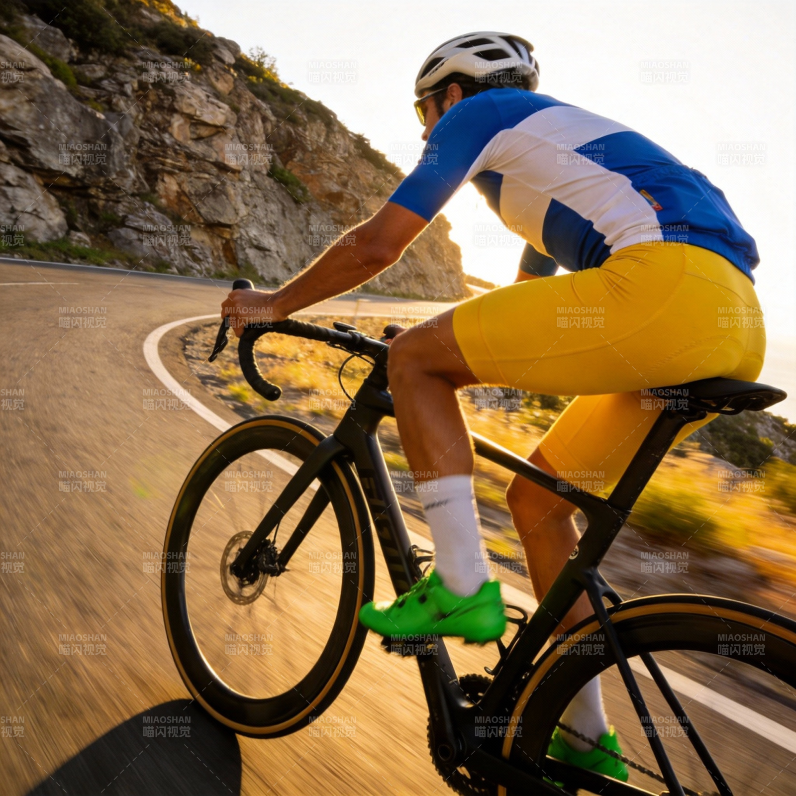 骑行山道 追风而行图片