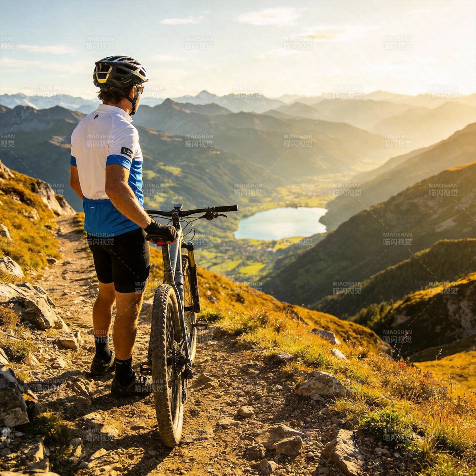 山地骑行 尽览湖光山色图片