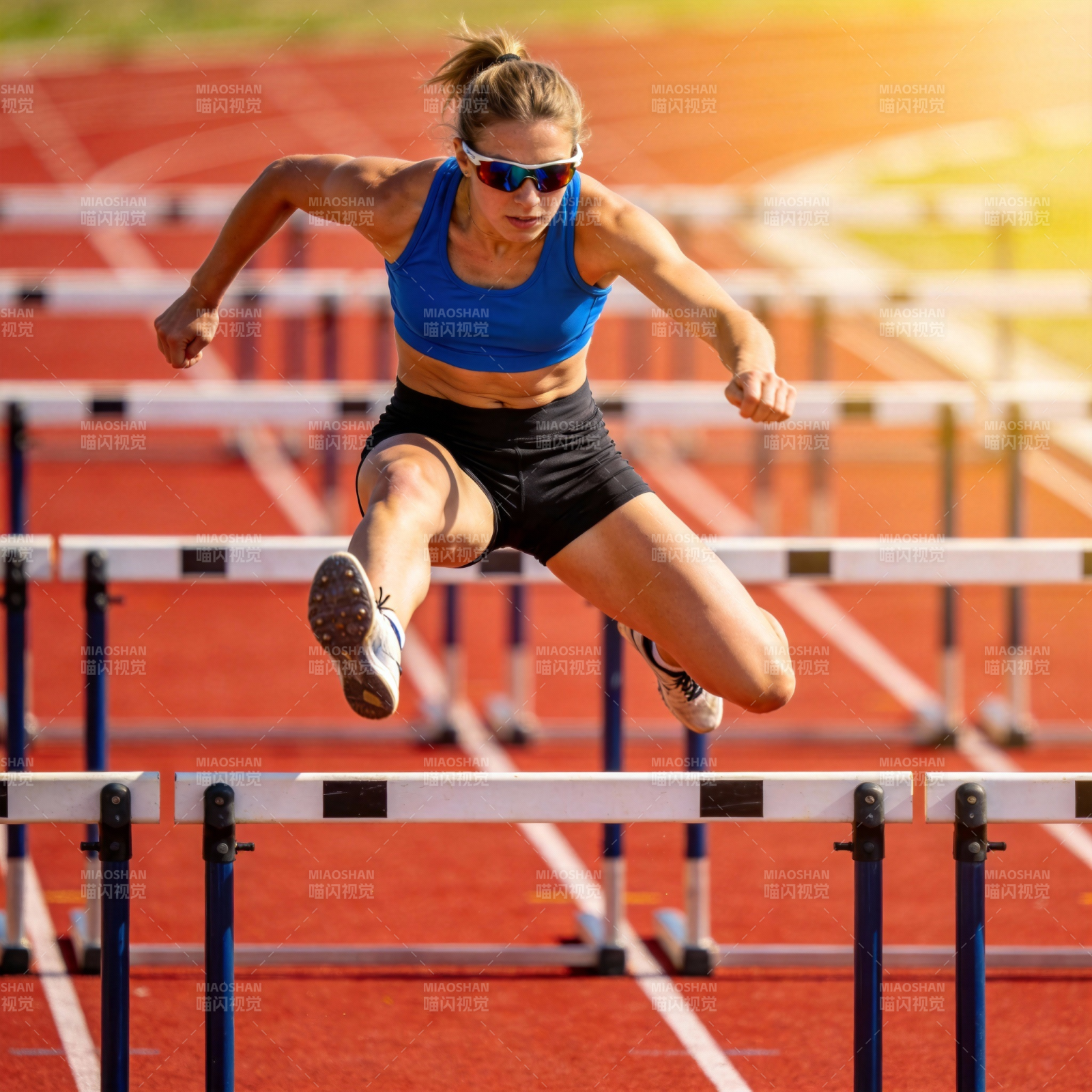 跨栏冲刺瞬间图片