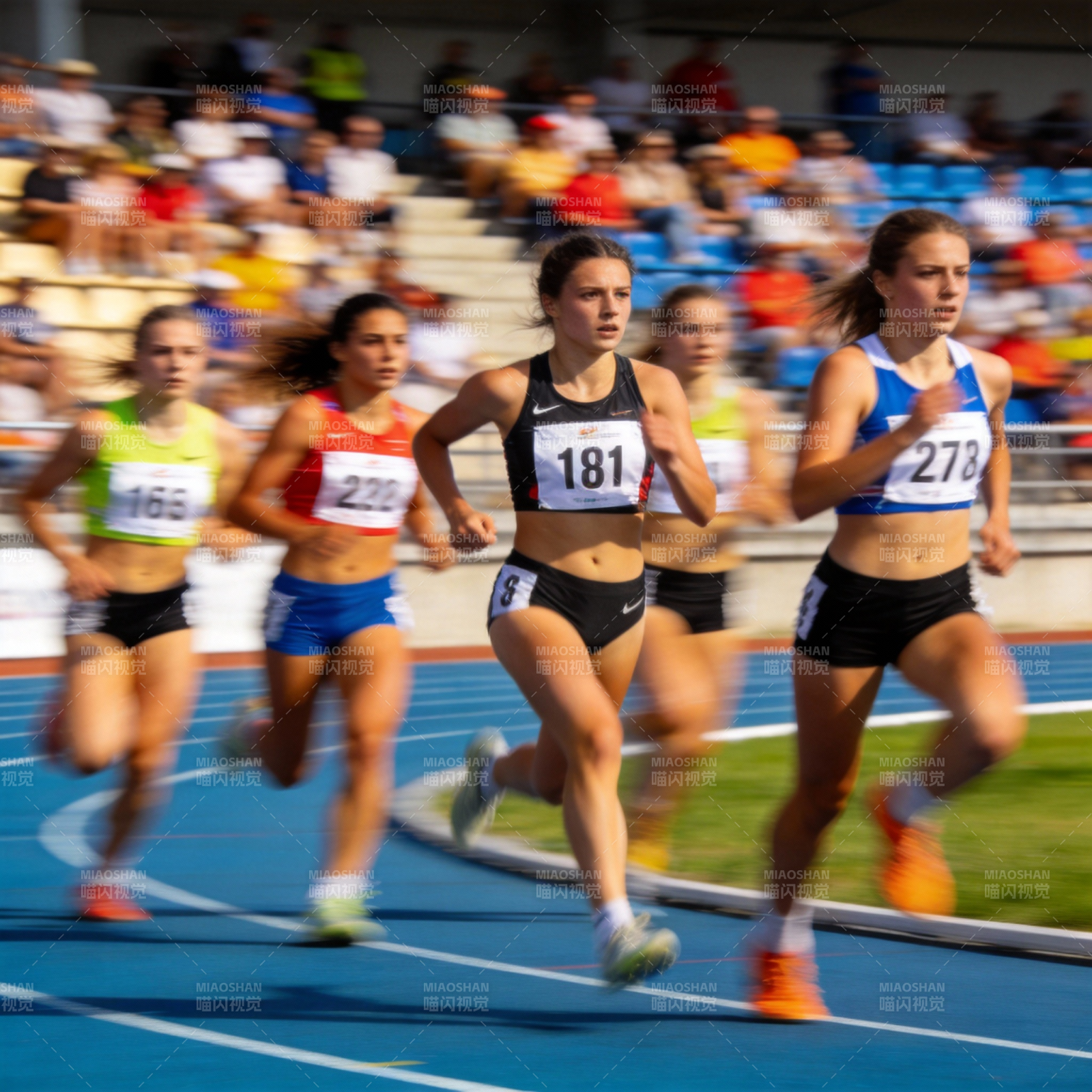 田径赛跑激烈对决图片