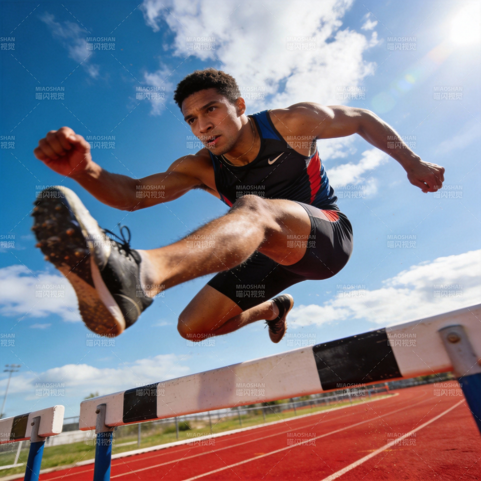 跨栏飞越瞬间图片
