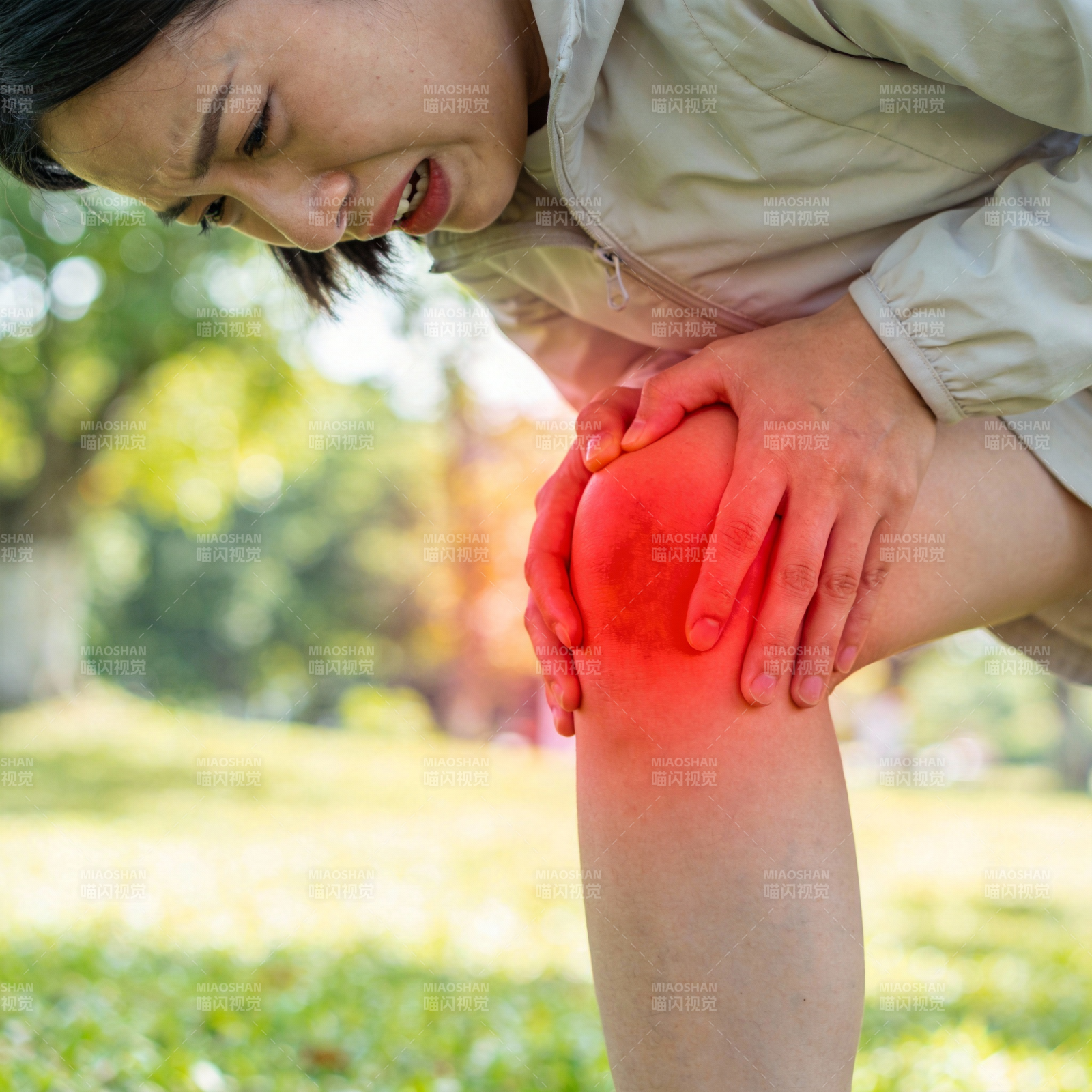 膝盖疼痛困扰图片