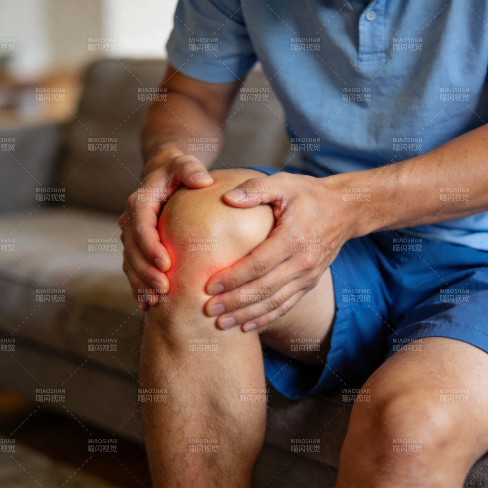 膝盖疼痛困扰图片