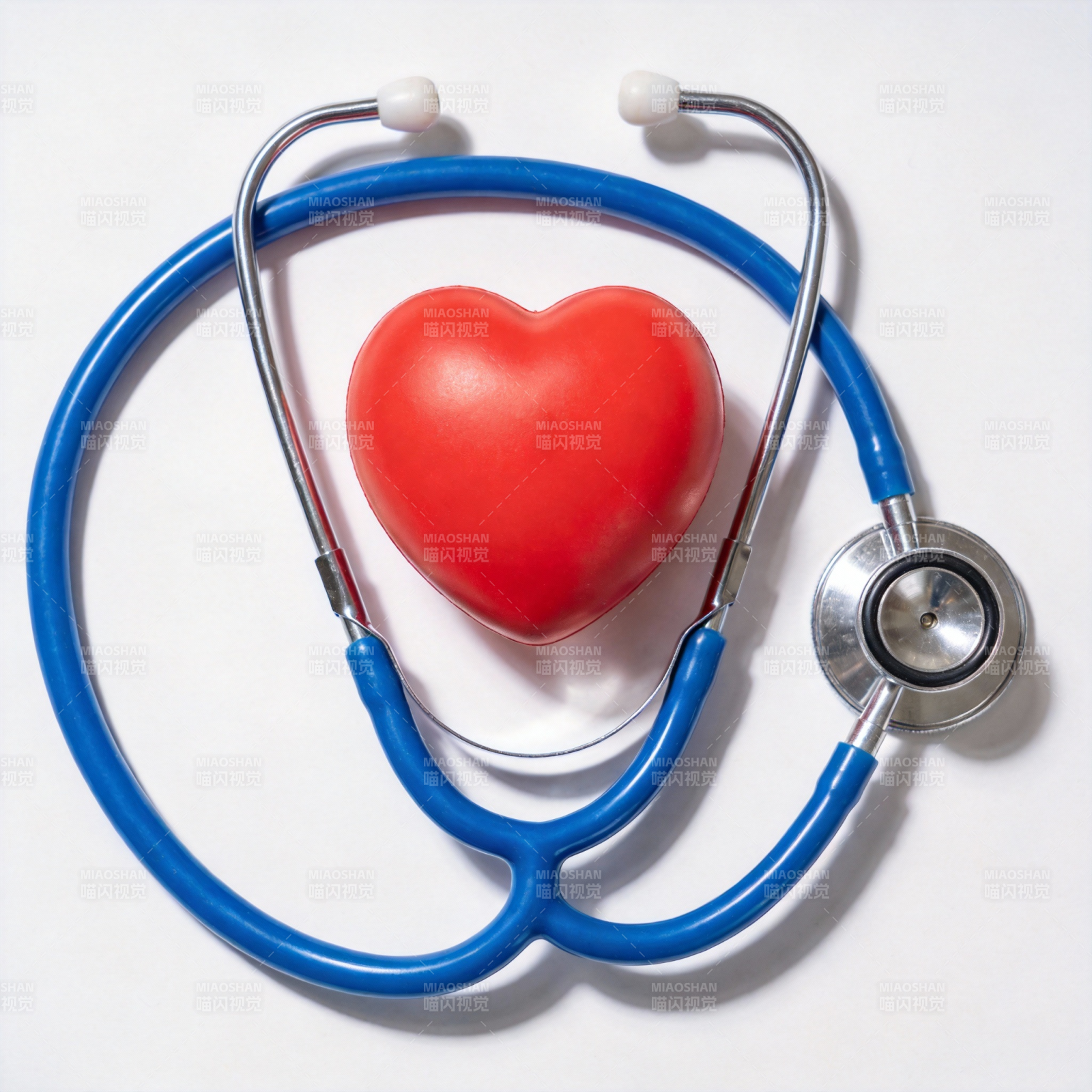 心与听诊器图片