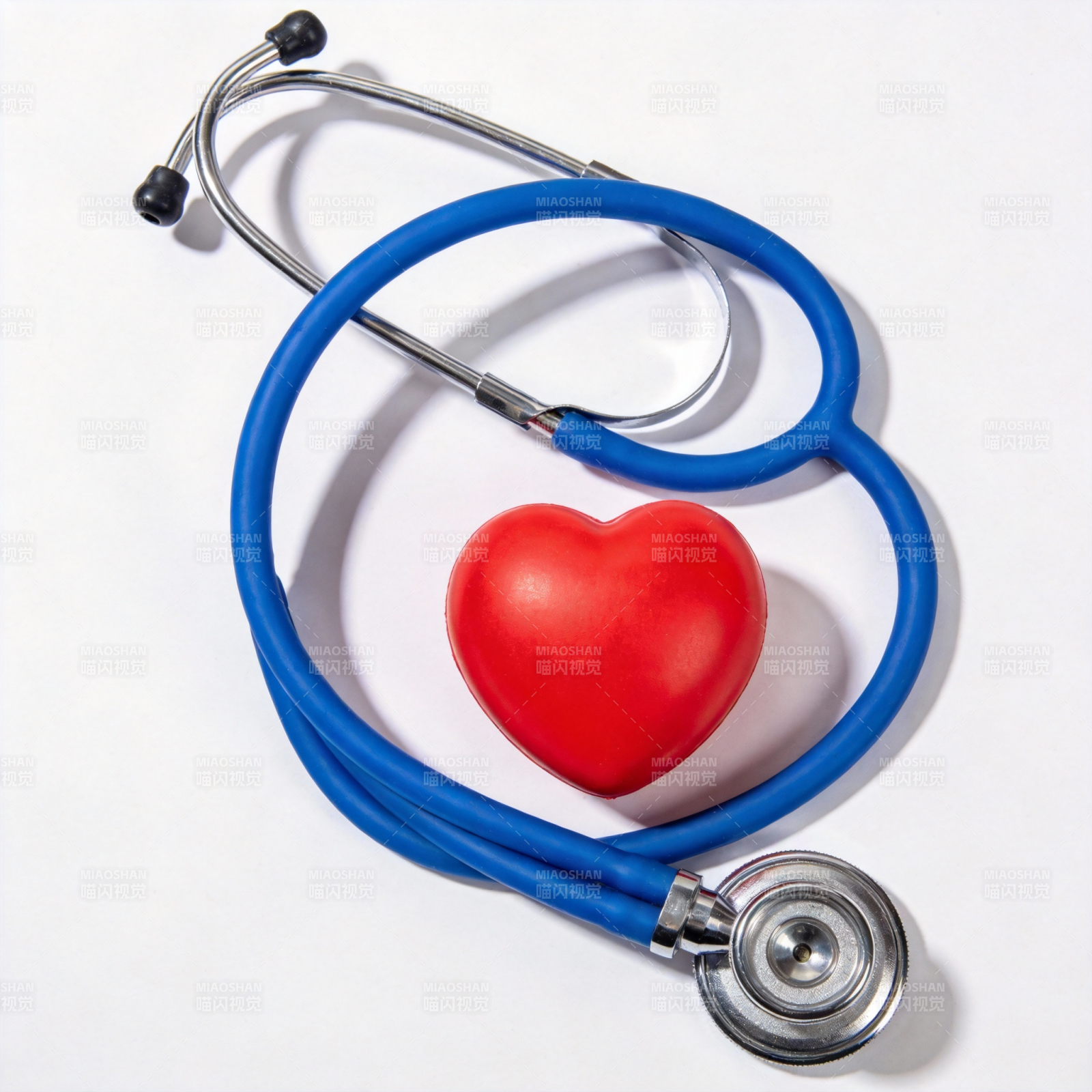 心与听诊器图片