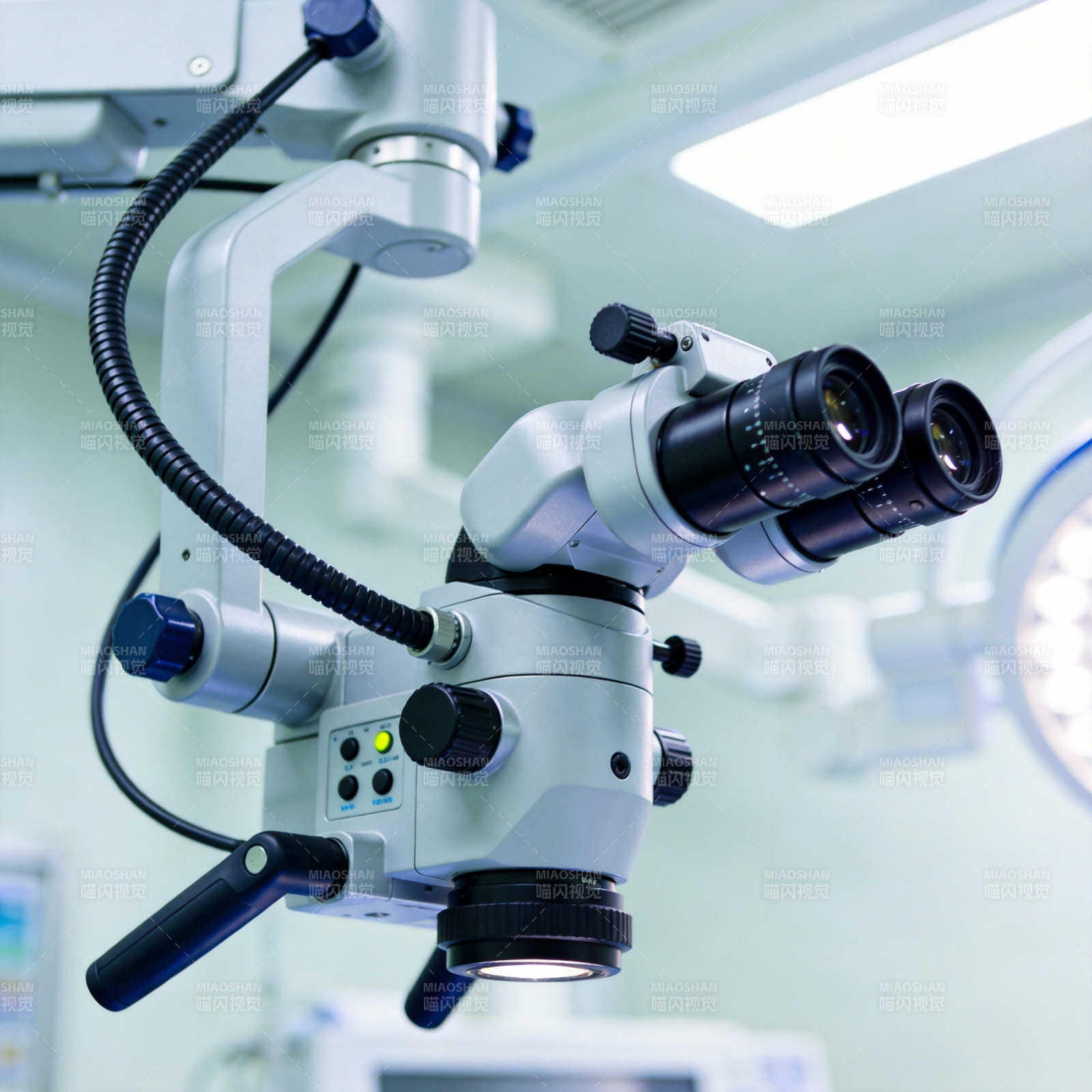 手术显微镜特写图片