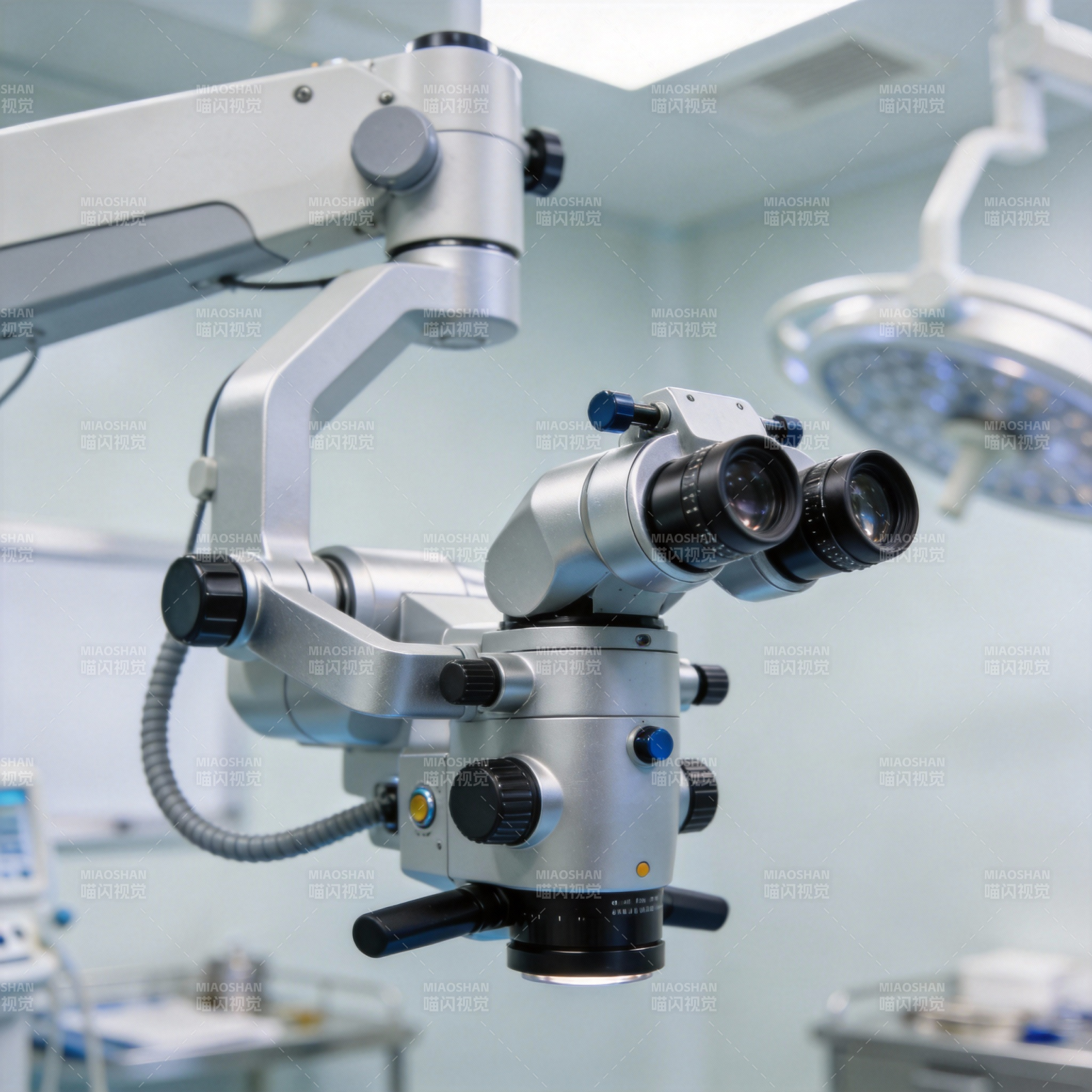 手术显微镜特写图片