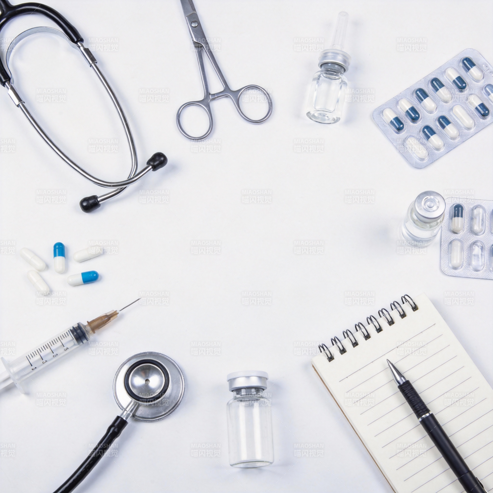 医疗用品与记录本图片