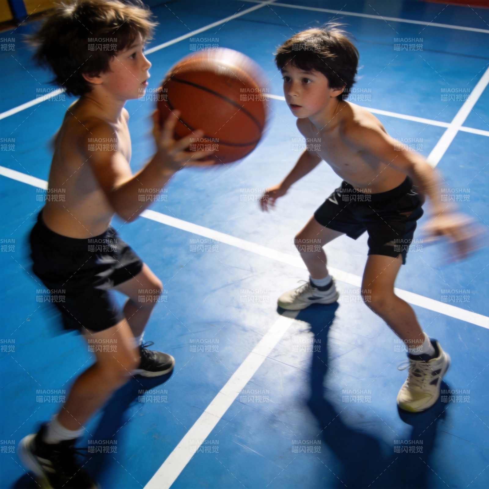 少年篮球对决图片