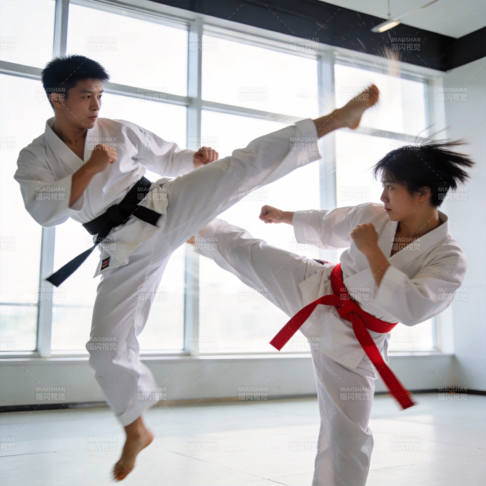 空手道对决瞬间图片