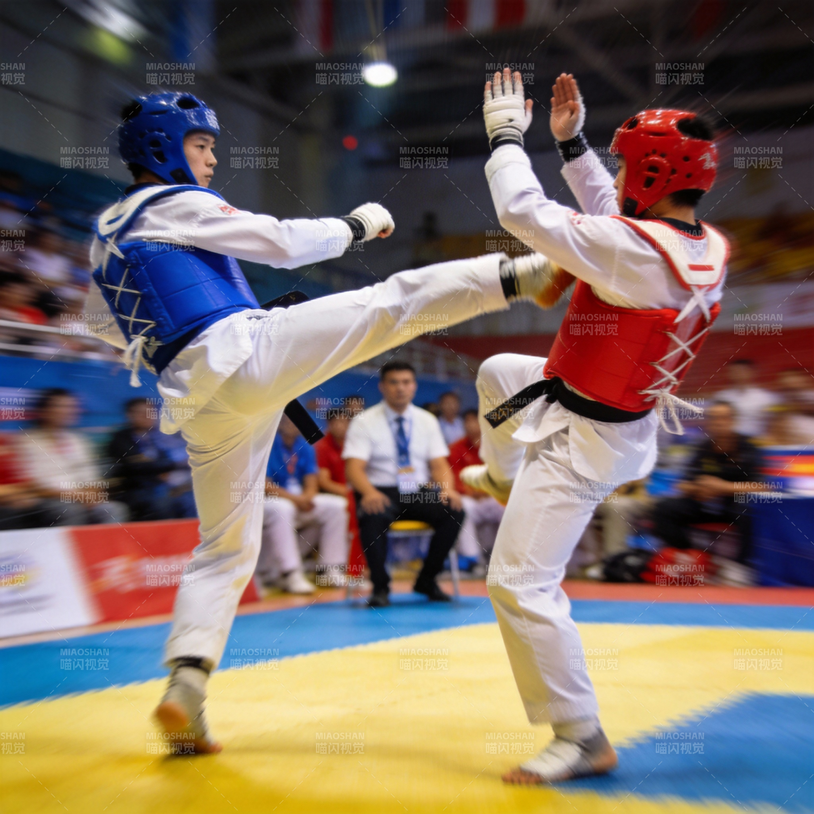 跆拳道对决瞬间图片